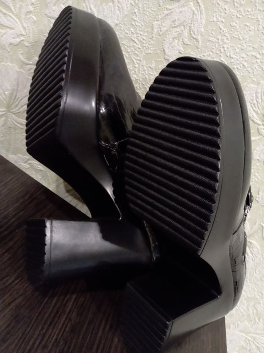 Жіночі туфлі р.38 280 грн.