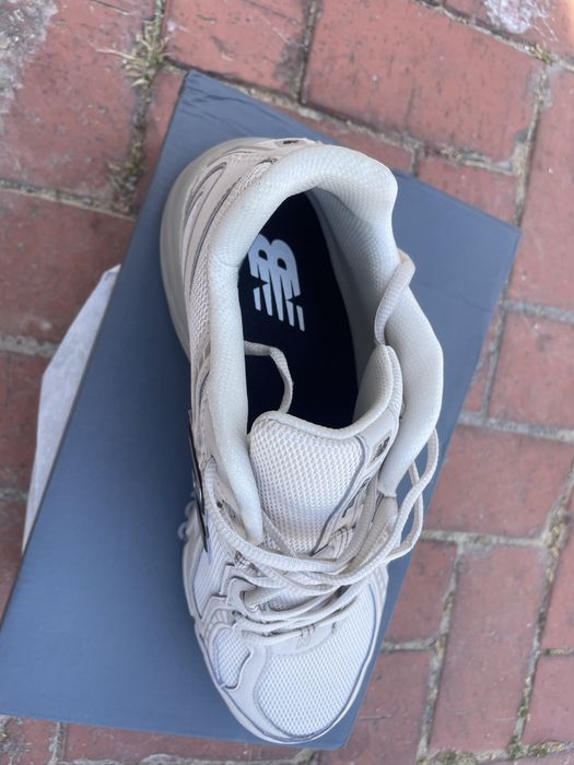 New Balance 740