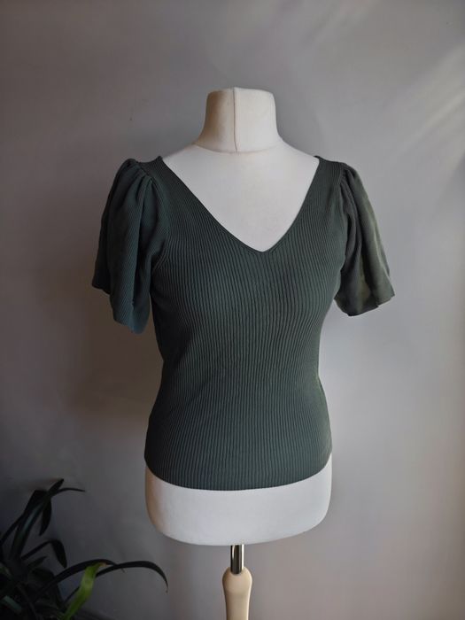 Koszulka khaki prążkowana duży dekold only xl zielona t-shirt Basic 
Długość ok 55
Od pachy do pachy ok 38 max ok  47
Bardzo rozciągliwy materiał 
Pos