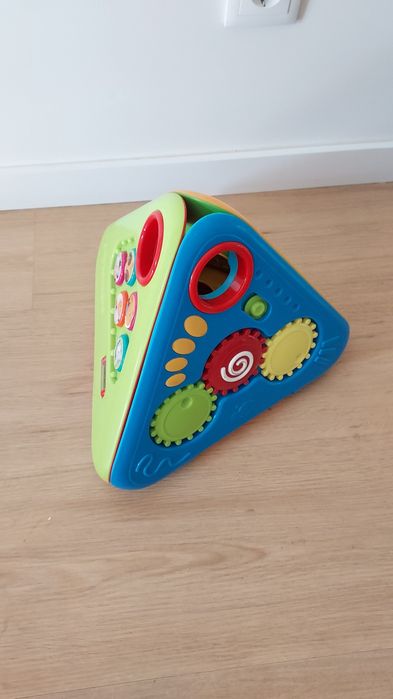 Brinquedo com musica e sons animais