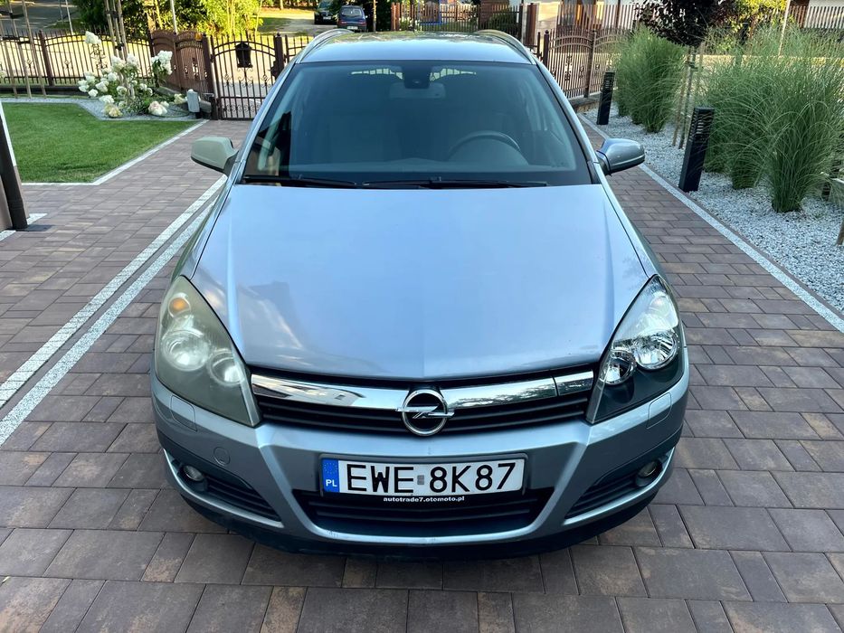 Opel Astra 1.8Benzyna + Lpg Tempomat Grzane fotele Hak 2kpl Kół
