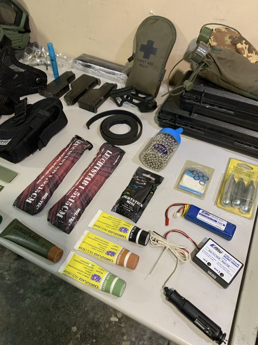 Armas / Replicas de Airsoft - Vário Material e Equipamento Tático NOVO