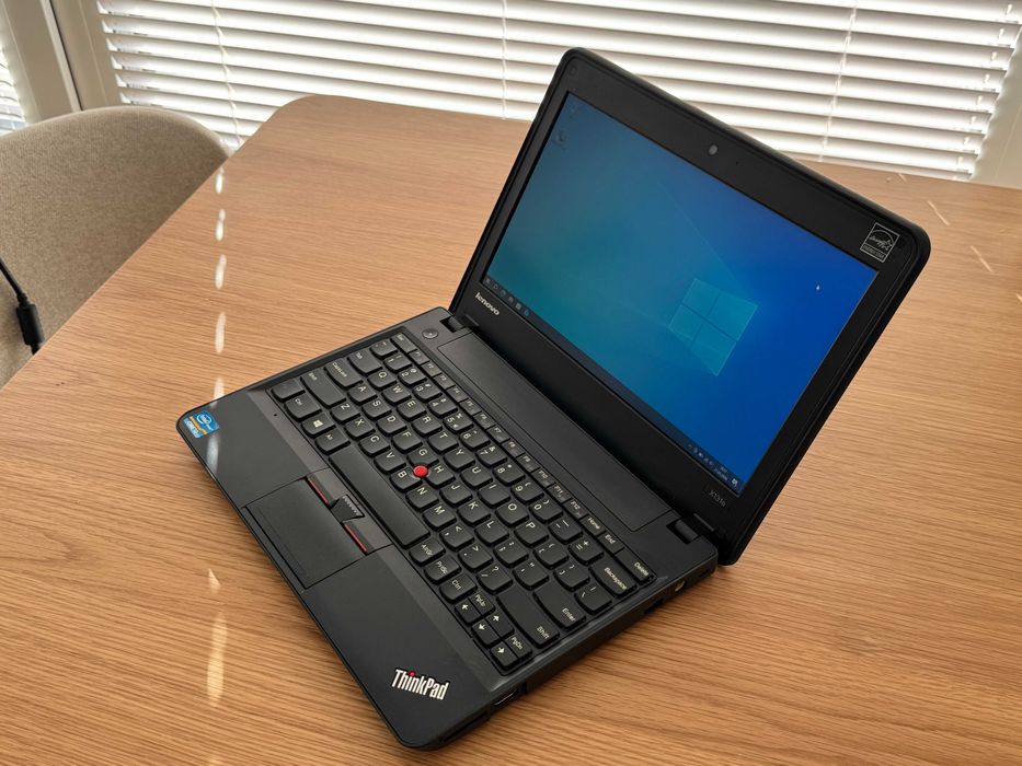 Laptop Lenovo ThinkPad X131e i3 RAM 6GB SSD 128GB