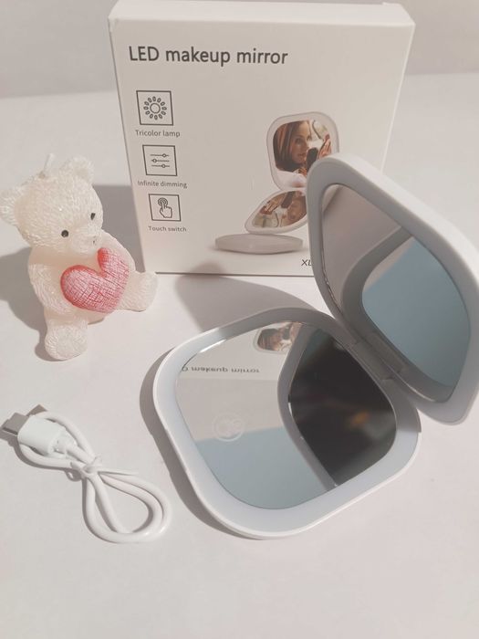 małe lusterko z trójkolorowym oświetleniem led