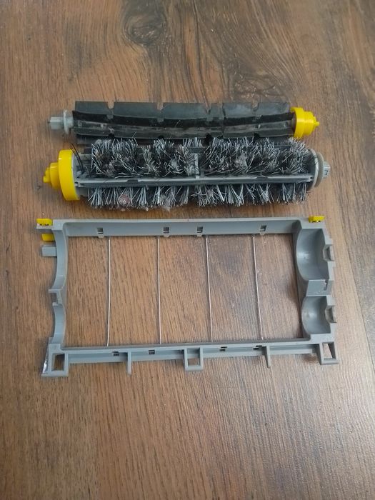 IRobot Roomba części, Osłona szczotek oraz szczoteczki