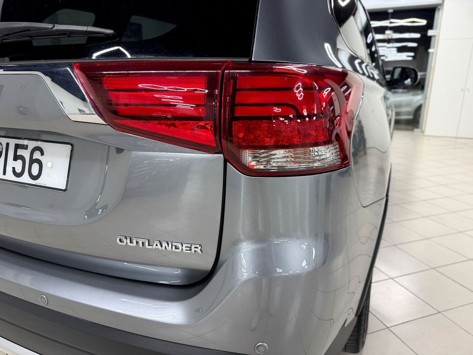 Mitsubishi Outlander 2.2 DI-D Instyle Navi
