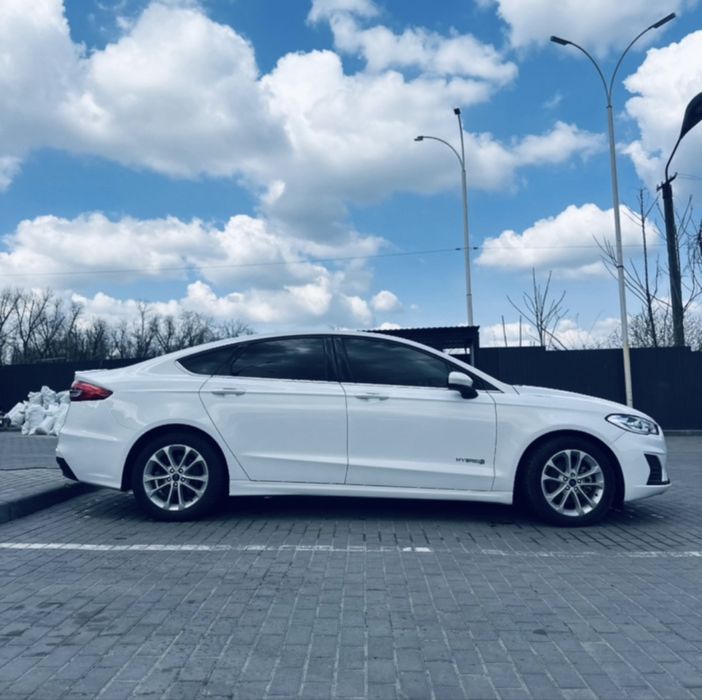 Оренда прокат таксі форд фьюжен гібрид ford fusion 2020 рік сдаю