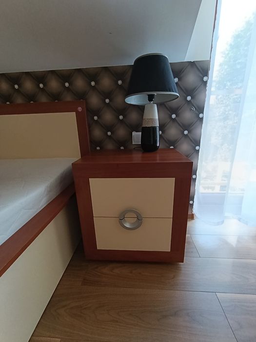 Dwie szafki nocne, komoda
