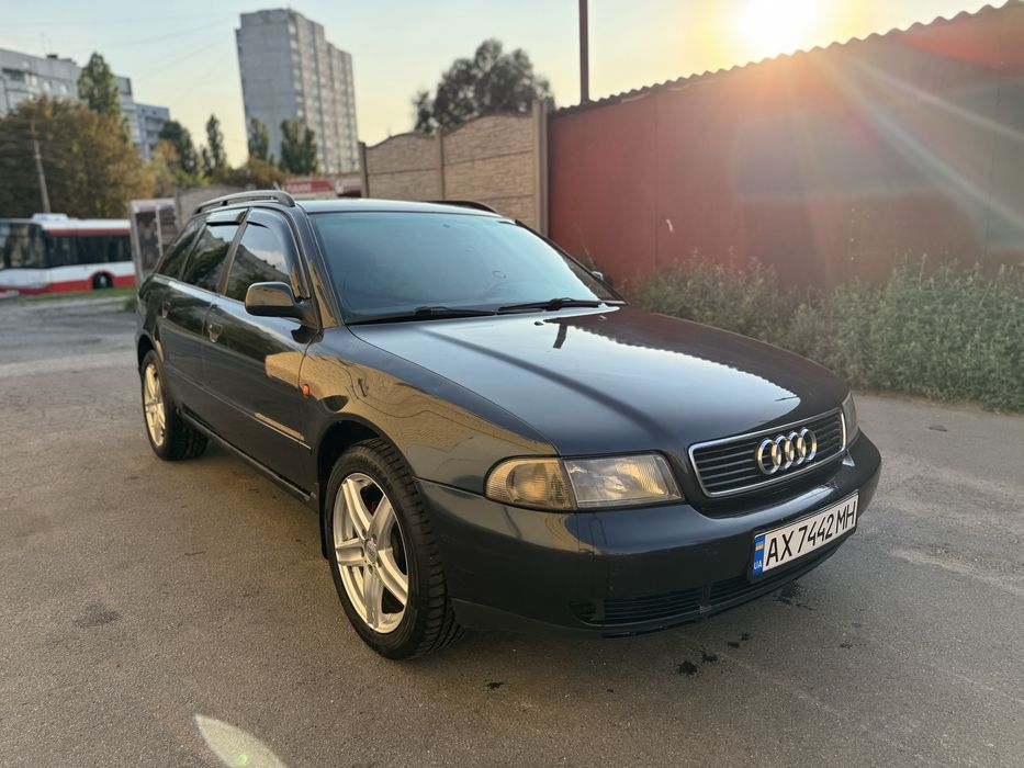 Продам Audi A4 B5 1998 года с ГБО