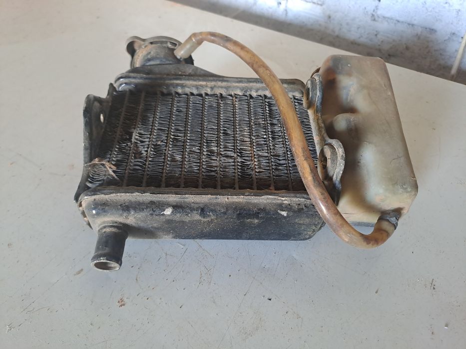 Radiador oriunda de uma Yamaha RZ50
