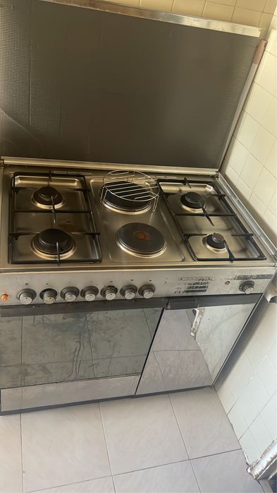 Fogão de 6 boca funciona perfeitamente