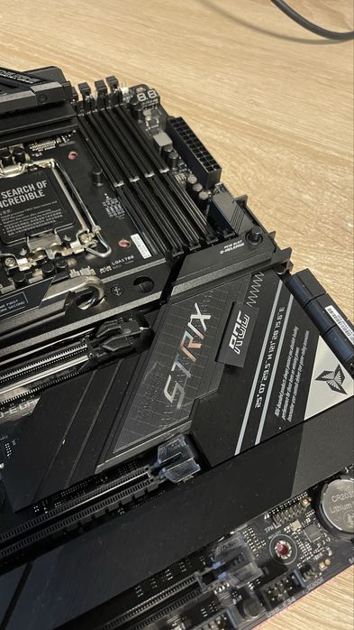ASUS ROG Strix Z690-E Gaming Wi-Fi Материнська плата LGA 1700