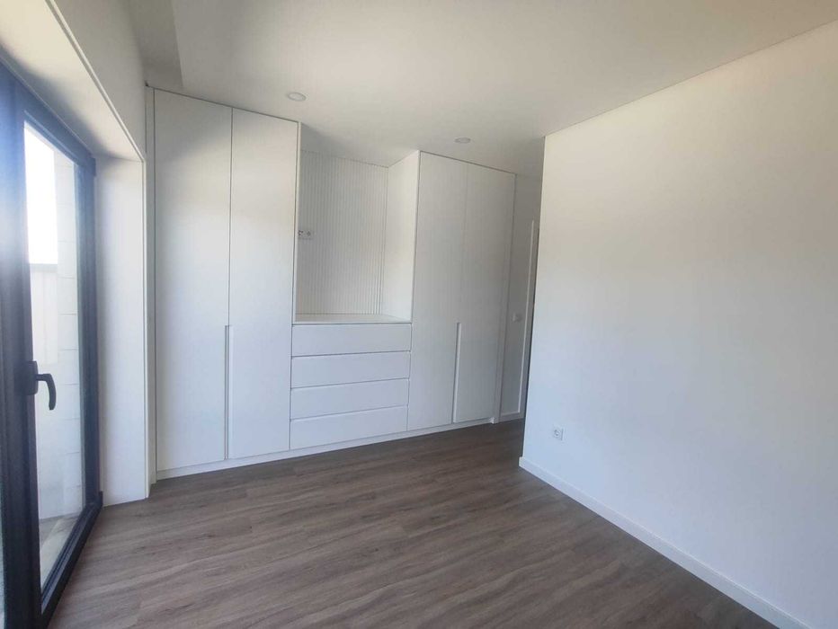 Apartamento T2 Remodelado e Equipado com Elevador em Grijó