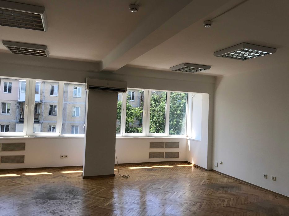 Здам офіс 50 м2, вул. Тампере 11А, Дарницька площа. Власник.