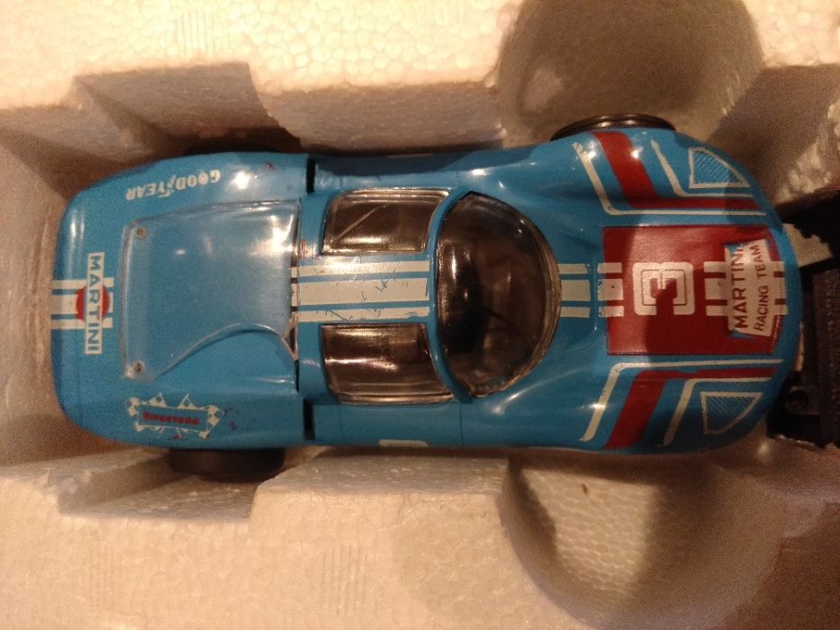 Pista Troby com 2 carros