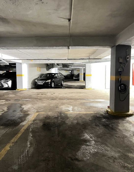 Продаж паркомісця на Поділлі