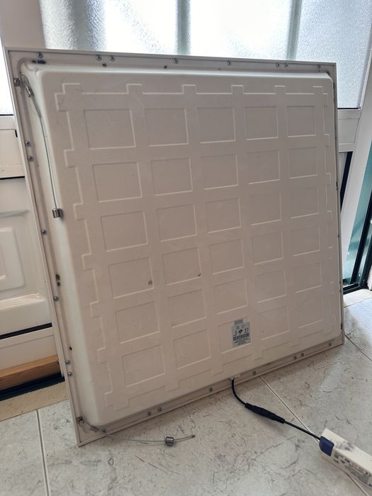 Panel LED Microprismático + Kit de suspensão