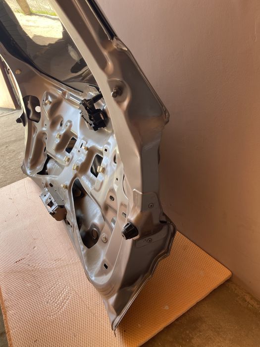 Кришка багажника Ляда на Меган 3 уніресал. В зборі. Оригінальна.