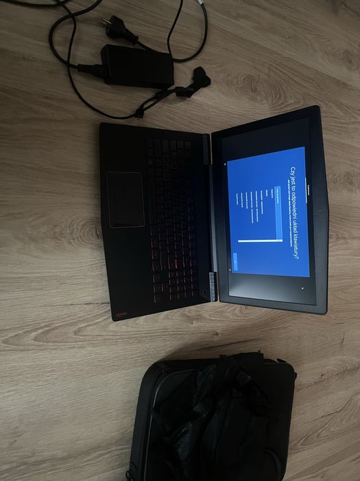 Sprzedam laptopa marki Lenovo