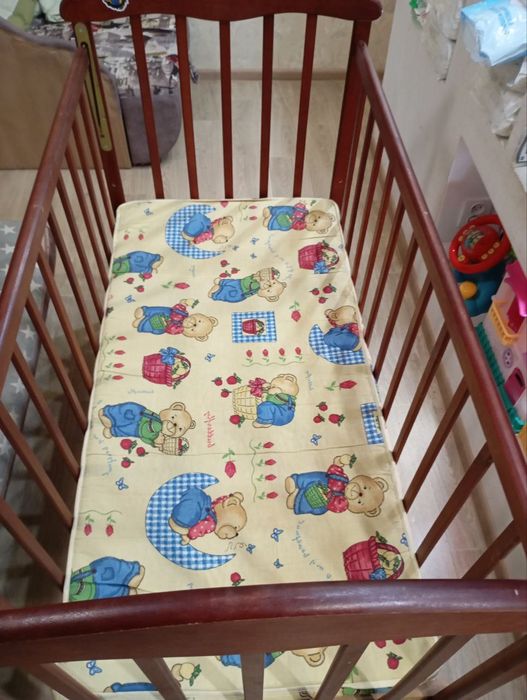 Дитяче ліжечко, Детская кроватка