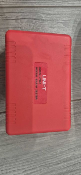 Miernik rezystancji uziemienia Uni-T UT522