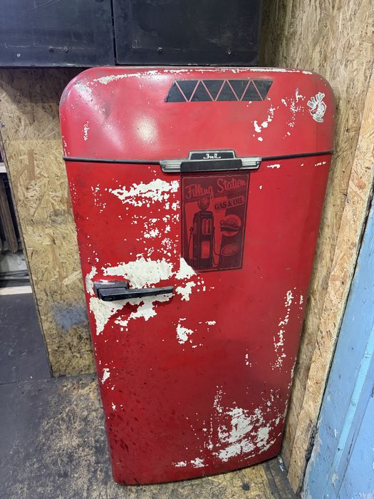 Холодильник ЗИЛ рабочий