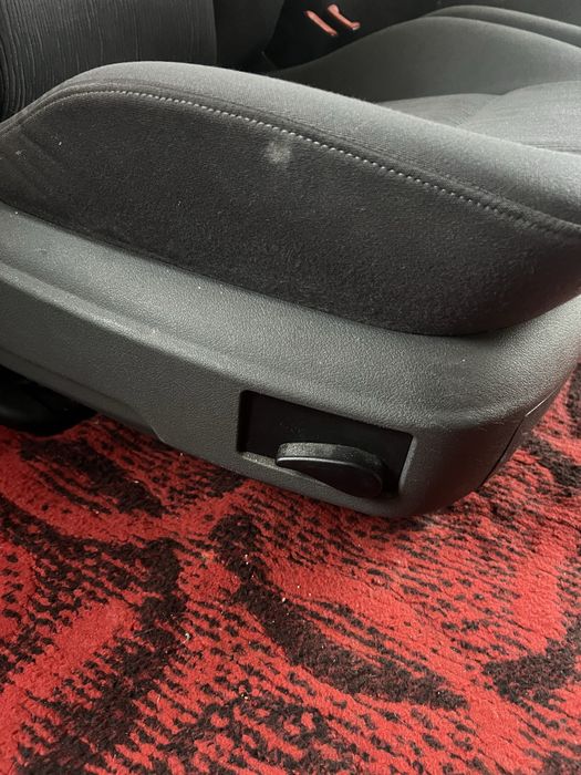 Передні сидіння audi a6c5 електро