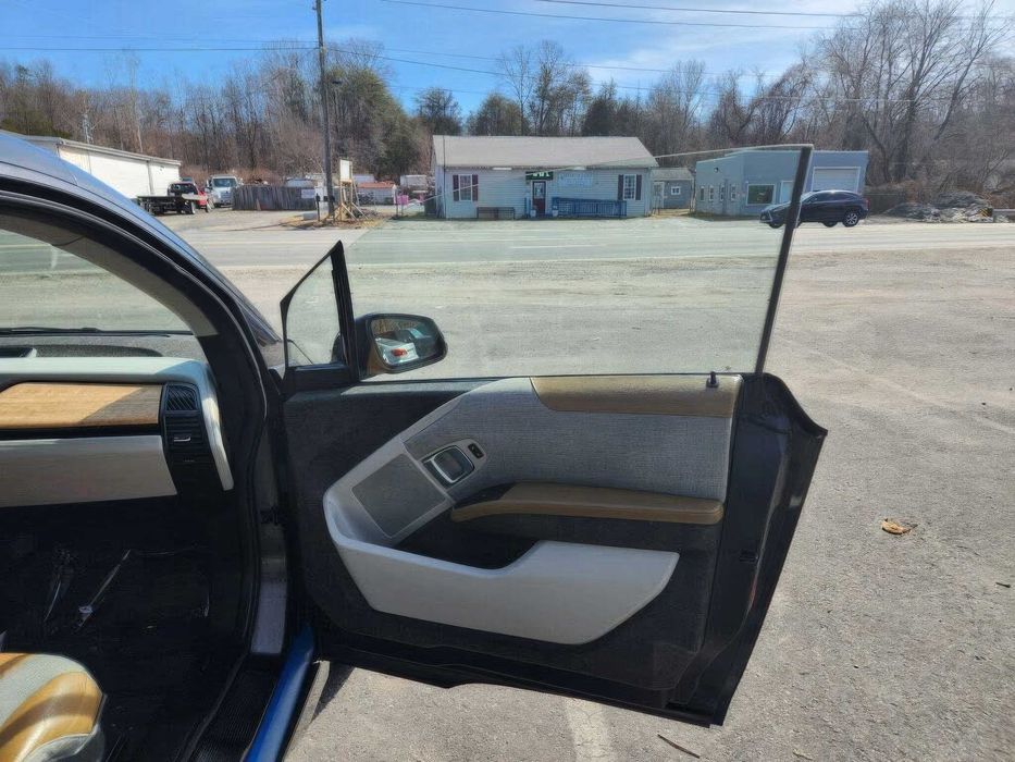 BMW i3 0.7      2015