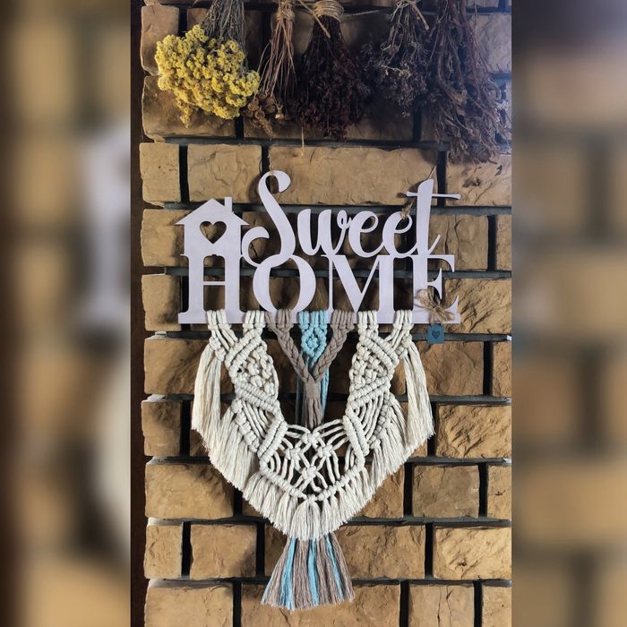 Настінний декор панно в стилі макраме.