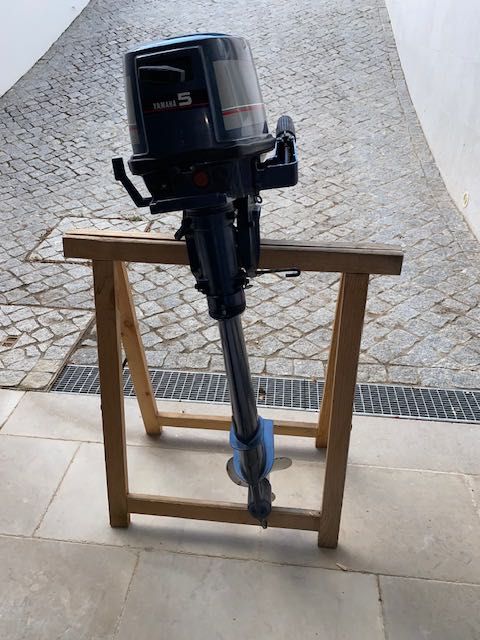 Semi Rigido AVON 3.10 com Motor Yamaha  4 CV 2 Tempos Pouco uso
