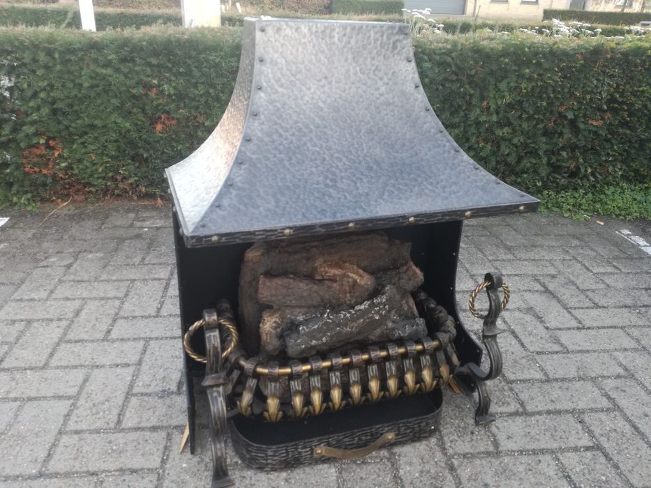 Kominek antyczny - imitacja.