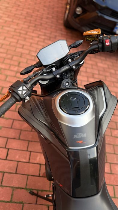 Мотоцикл КТМ (KTM 790 Duke R )