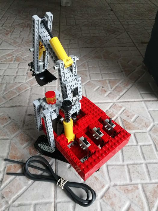 Escavadora lego 8851 vintage