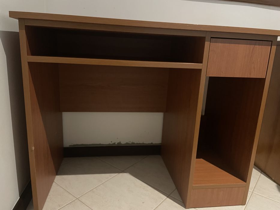 Secretária de madeira