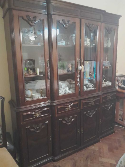 Mobília de sala quarto cadeiras cristaleira mogno e mesa redonda