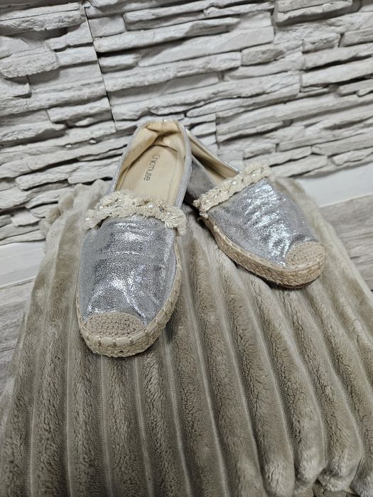 Espadryle srebrne Chicmuse perełki rozmiar 37 stylowe błyszczące
