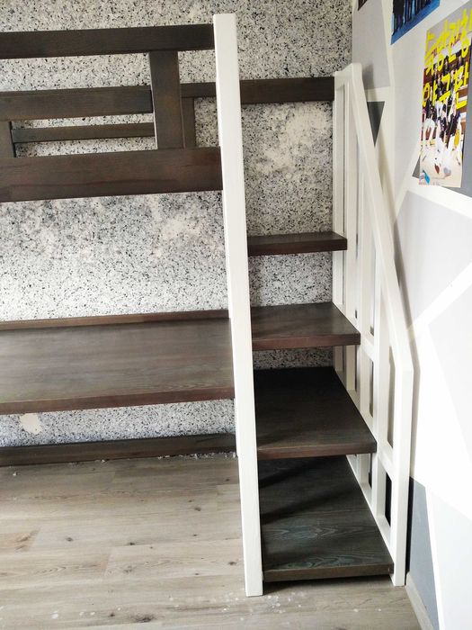 дерев'яне ліжко-горище (190*90) зі столом