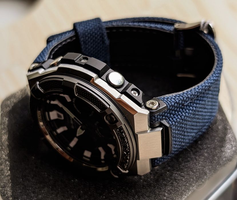 Годинник Casio G-Shock GST-W330AC-2AEF