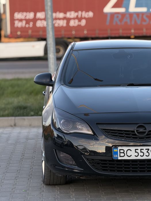 Opel Astra J Hatchback