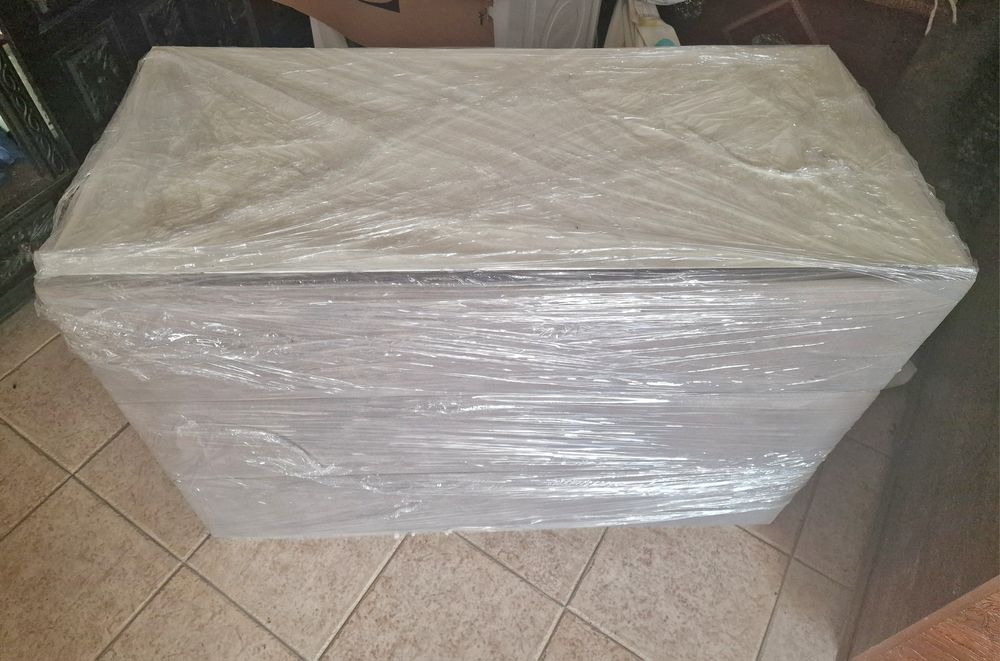 Cómoda com 3 gavetas