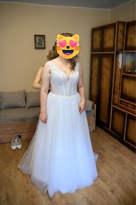 Suknia ślubna z trenem