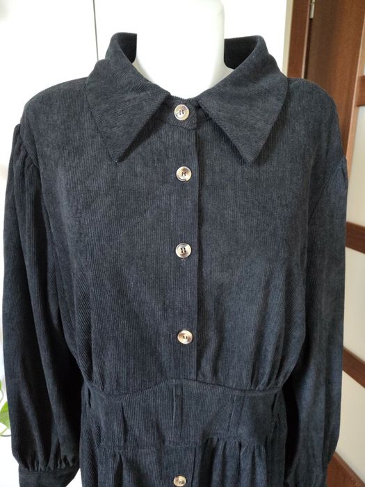 Czarna sukienka z odcinanym pasem rozpinany przód rozmiar 3XL SHEIN