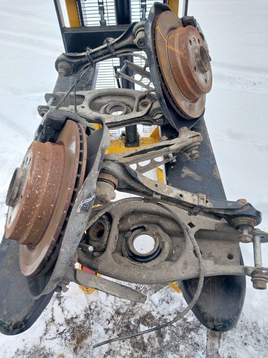 Zwrotnica tylna prawa lewa tył piasta bmw e 87 e 90 e 91 e 92