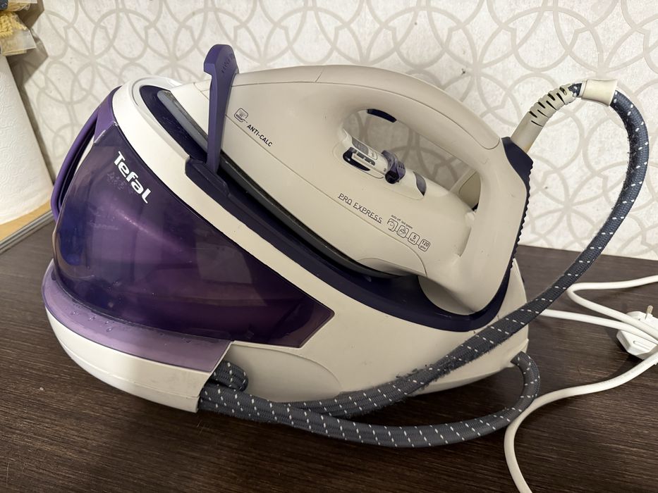 Праска, (утюг) парогенератор Tefal