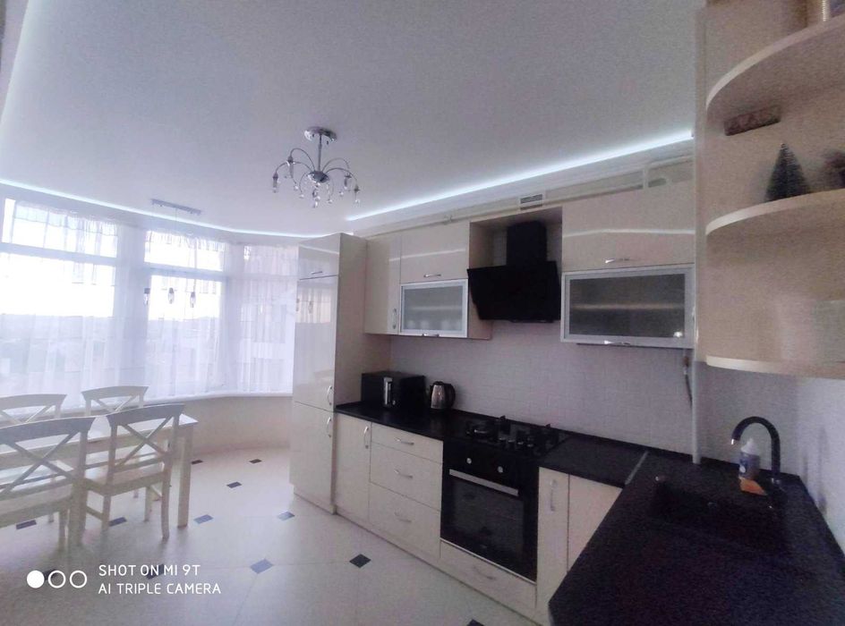 ВІЛЬНО! Центр. Паркінг!!!2х км квартира біля мед-палацу.