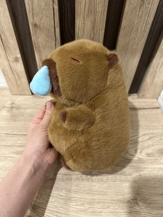 М'яка іграшка Капібара 23 см Капибара з соплей з рюкзаком