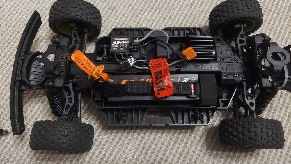 Arrma Mojave grom 1:18.