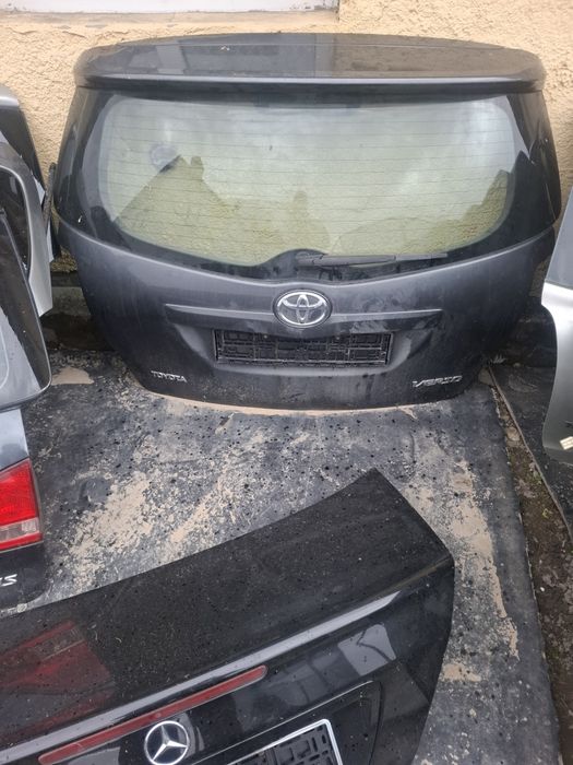 Кришка багажника (ляда) Toyota Verso (AR20) 2009-2018