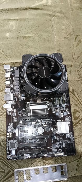 Материнська плата Gigabyte з процесором FX8350
