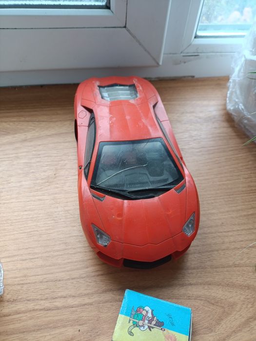 віддам іграшку машину